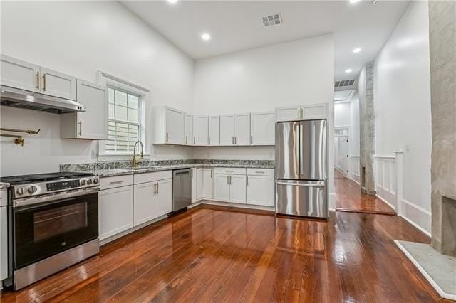 1421 Spain St - Photo 7 of 20