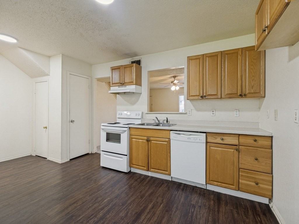 1408 Arvel Cir #C - Photo 4 of 12