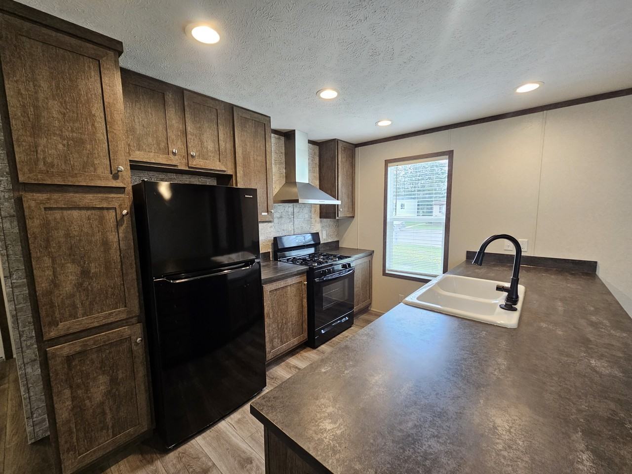 46000 Geddes Rd #350 - Photo 2 of 13