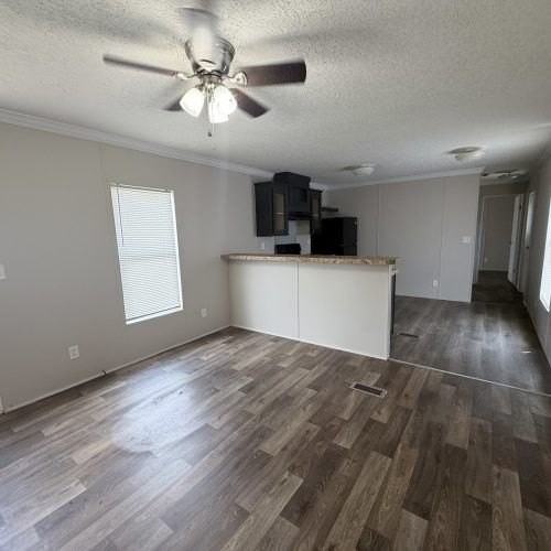 157 Railway Ave - Photo 7 of 18