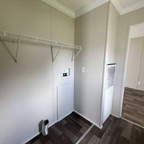157 Railway Ave - Photo 6 of 18