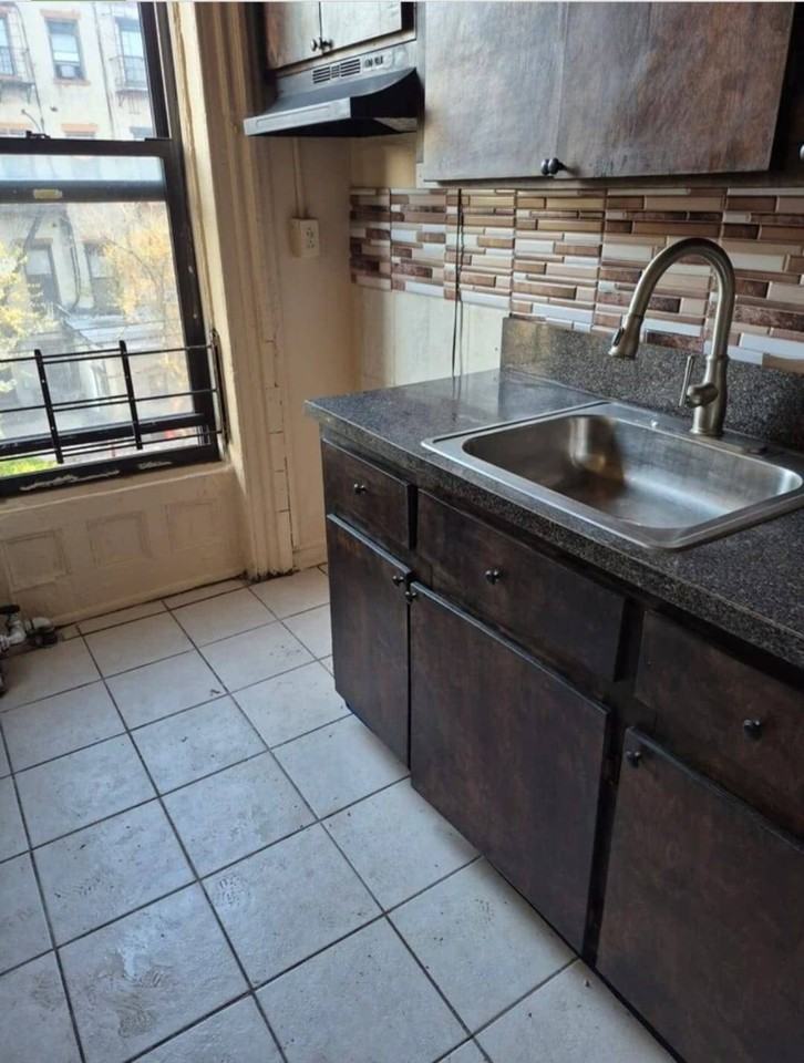 179 Hart St - Photo 3 of 7