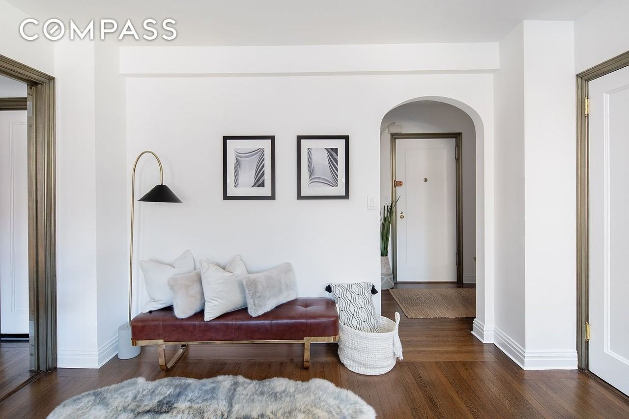 302 W 12th St #2B - Photo 3 of 6