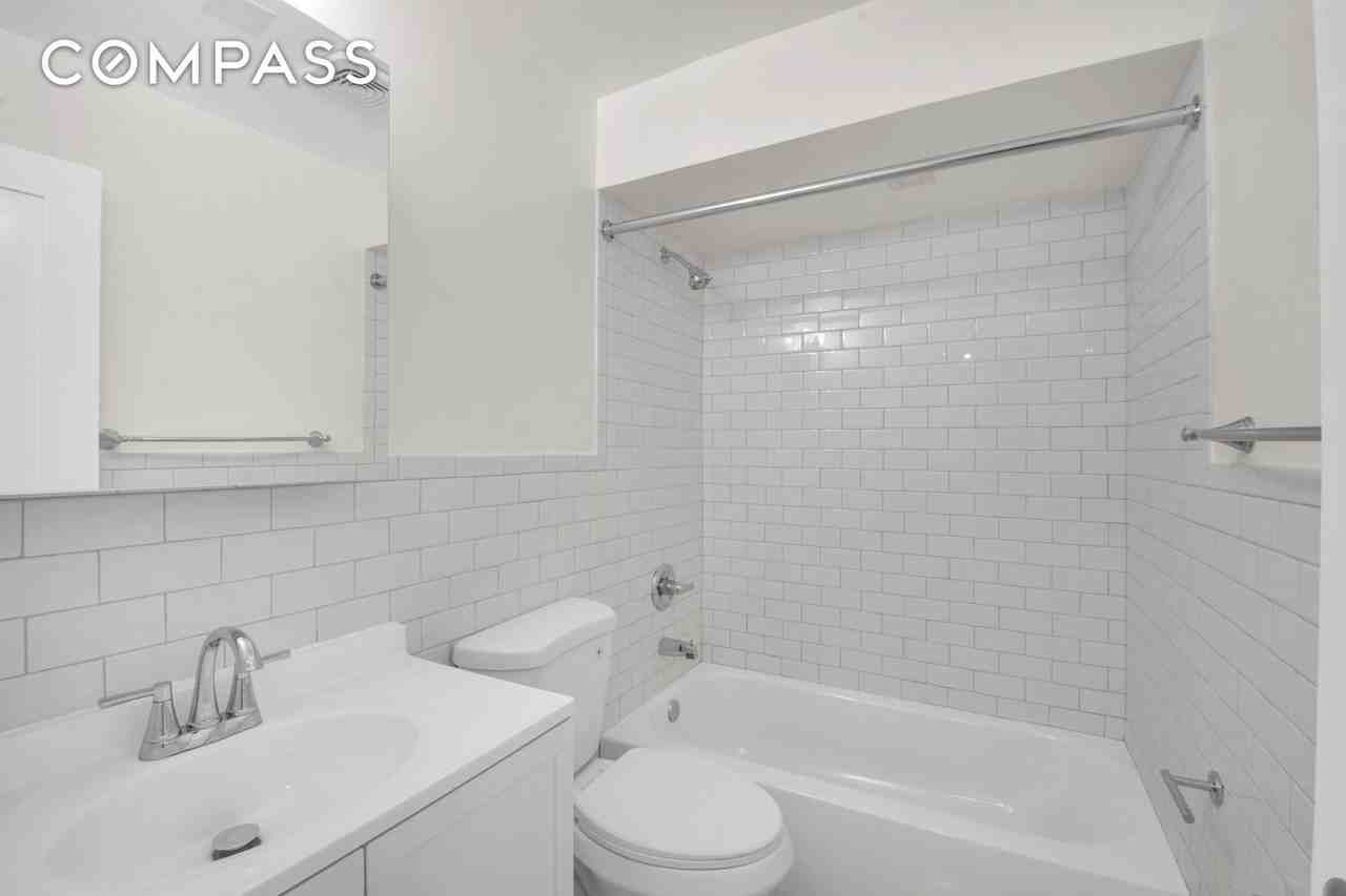 1220 Richmond Rd #1 - Photo 4 of 4