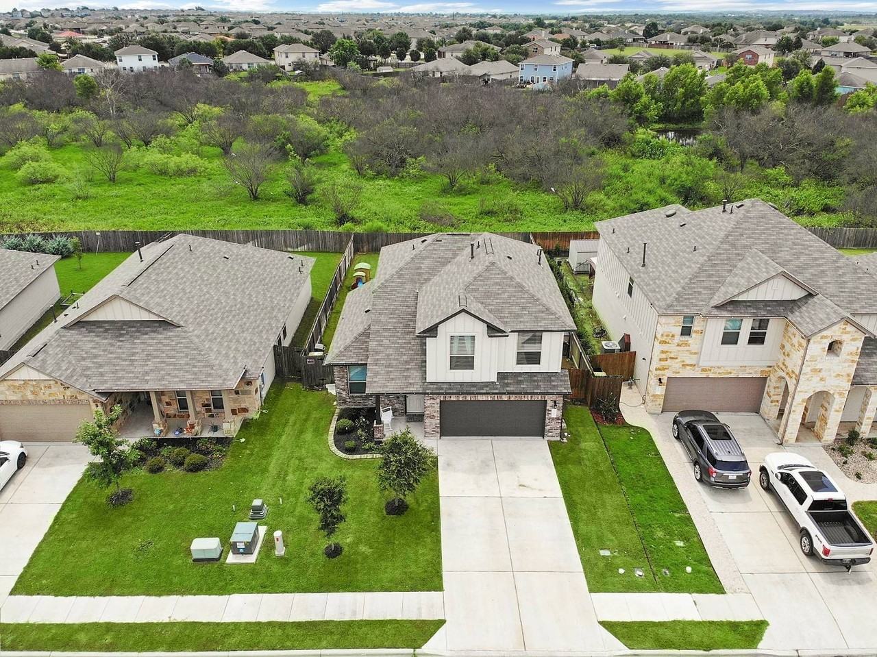 5687 Heron Dr - Photo 2 of 19