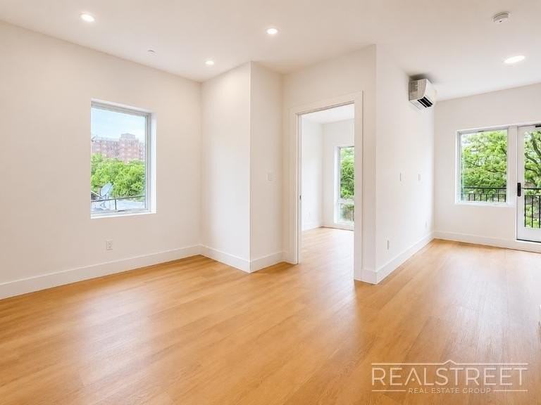 1260 Prospect Pl #4B - Photo 2 of 9