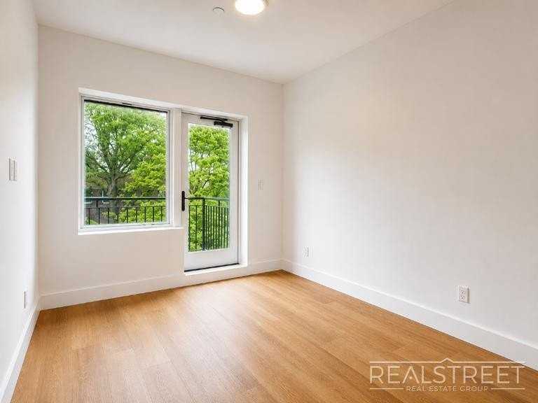 1260 Prospect Pl #4A - Photo 3 of 9