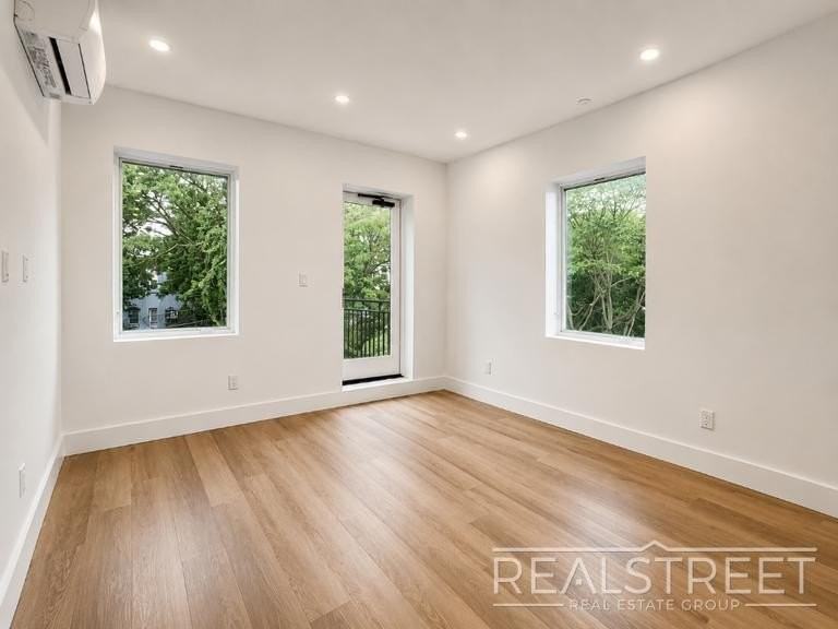 1260 Prospect Pl #3B - Photo 5 of 9