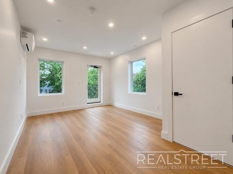 1260 Prospect Pl #3B - Photo 6 of 9