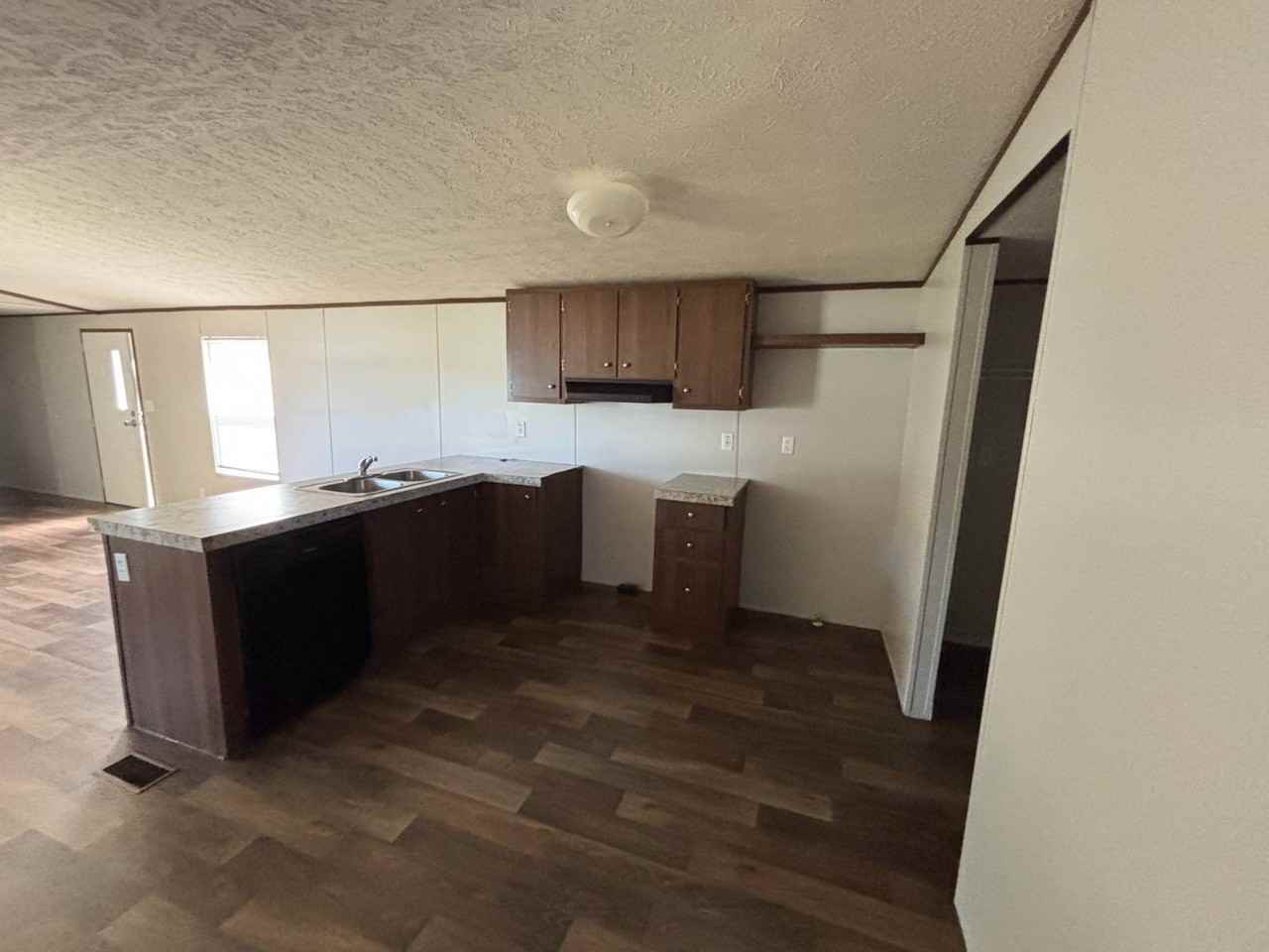 105 Exeter Dr #21 - Photo 3 of 9