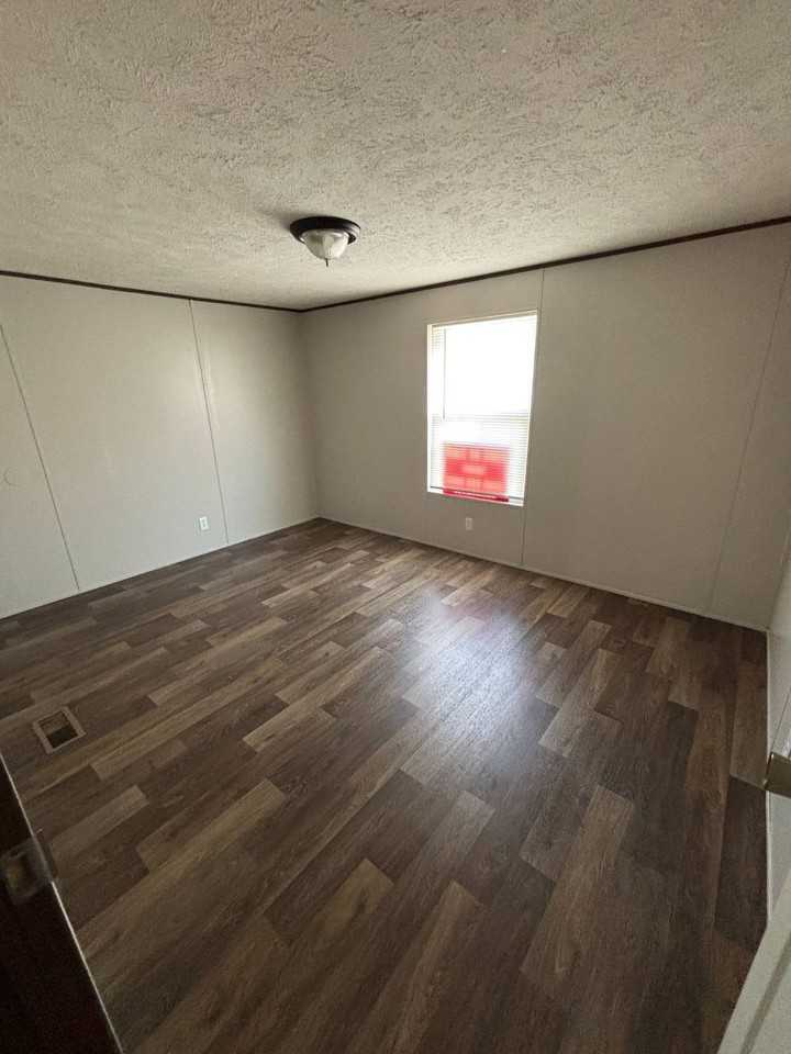 105 Exeter Dr #21 - Photo 4 of 9