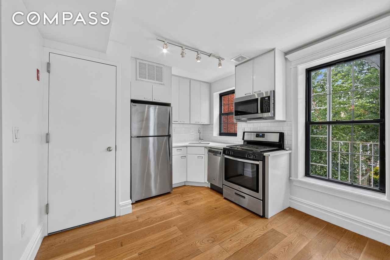318 Madison St #2 - Photo 4 of 9