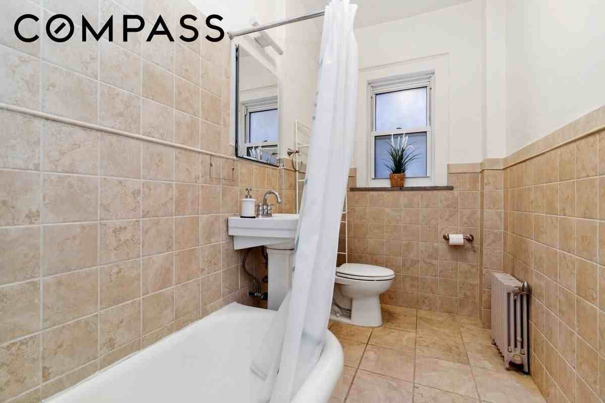 150 E 49th St #3D - Photo 7 of 7