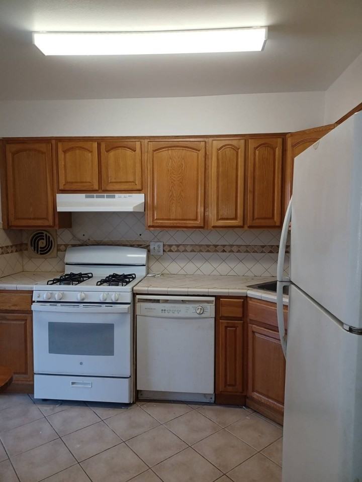 15606 79th St #2 - Photo 2 of 12