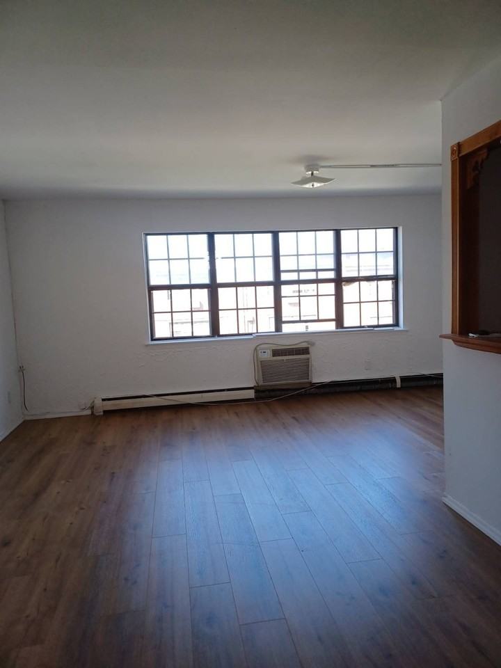 15606 79th St #2 - Photo 4 of 12