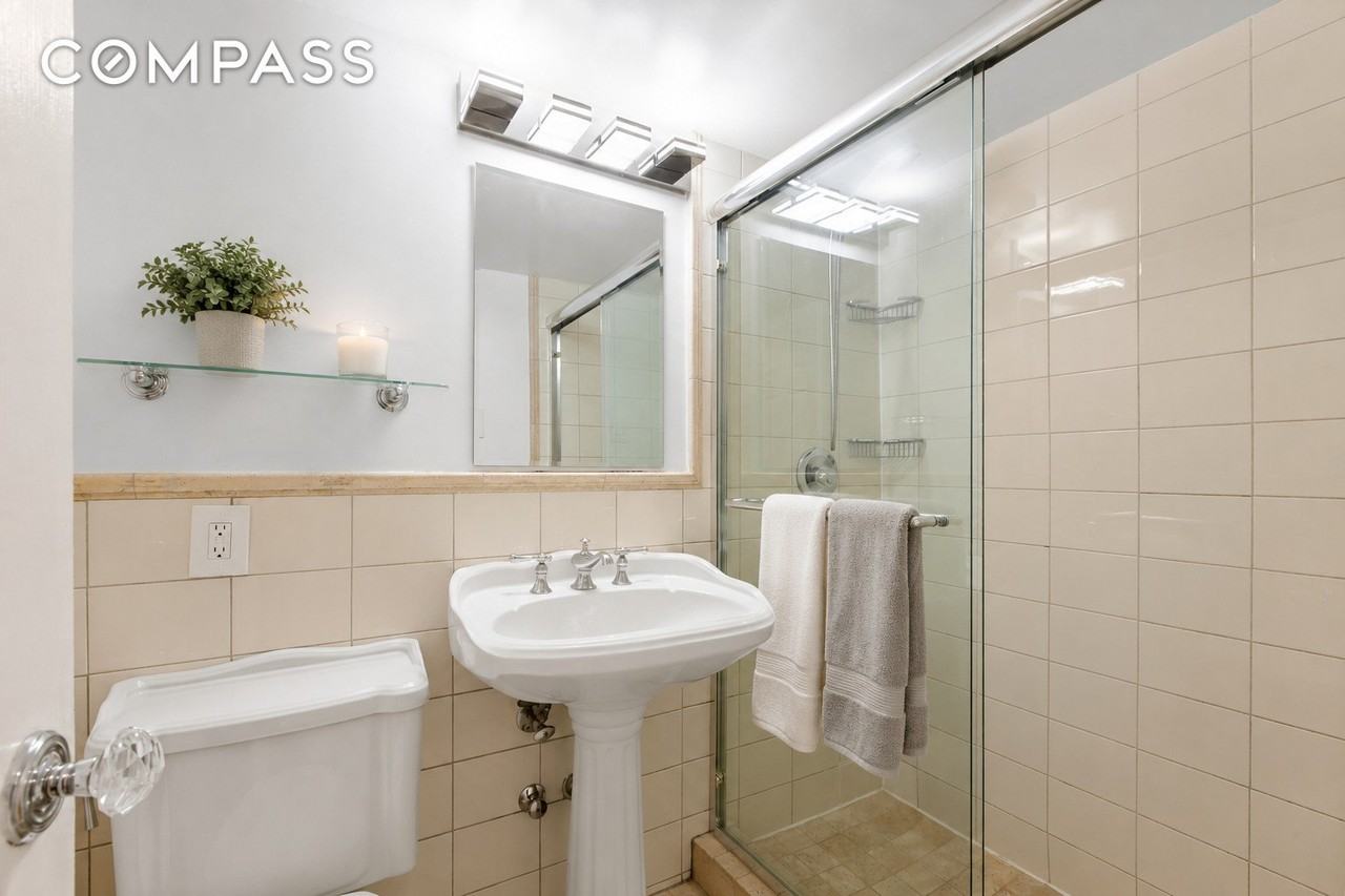 311 E 71st St #12F - Photo 4 of 8