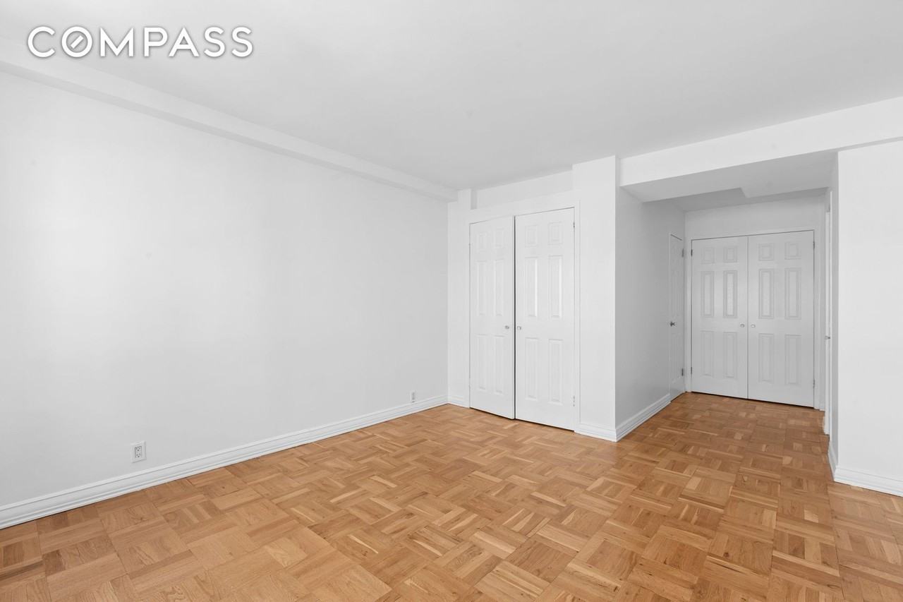 311 E 71st St #12F - Photo 7 of 8