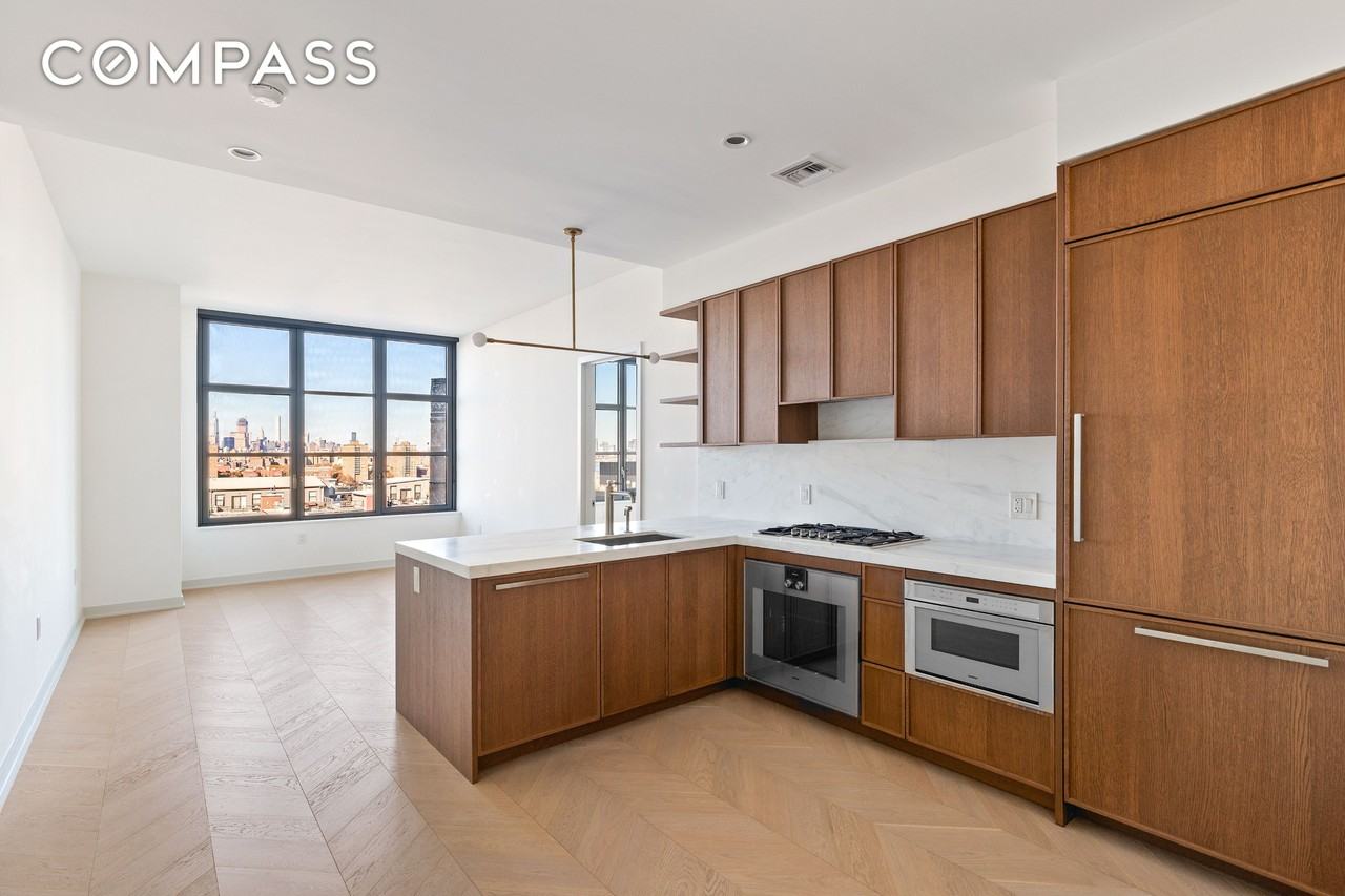 180 Front St #8B
