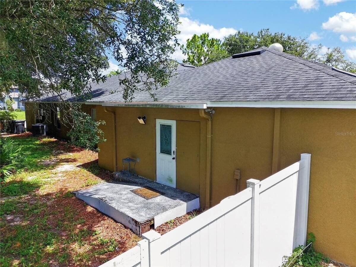 465 Rio Grande Ln - Photo 2 of 25