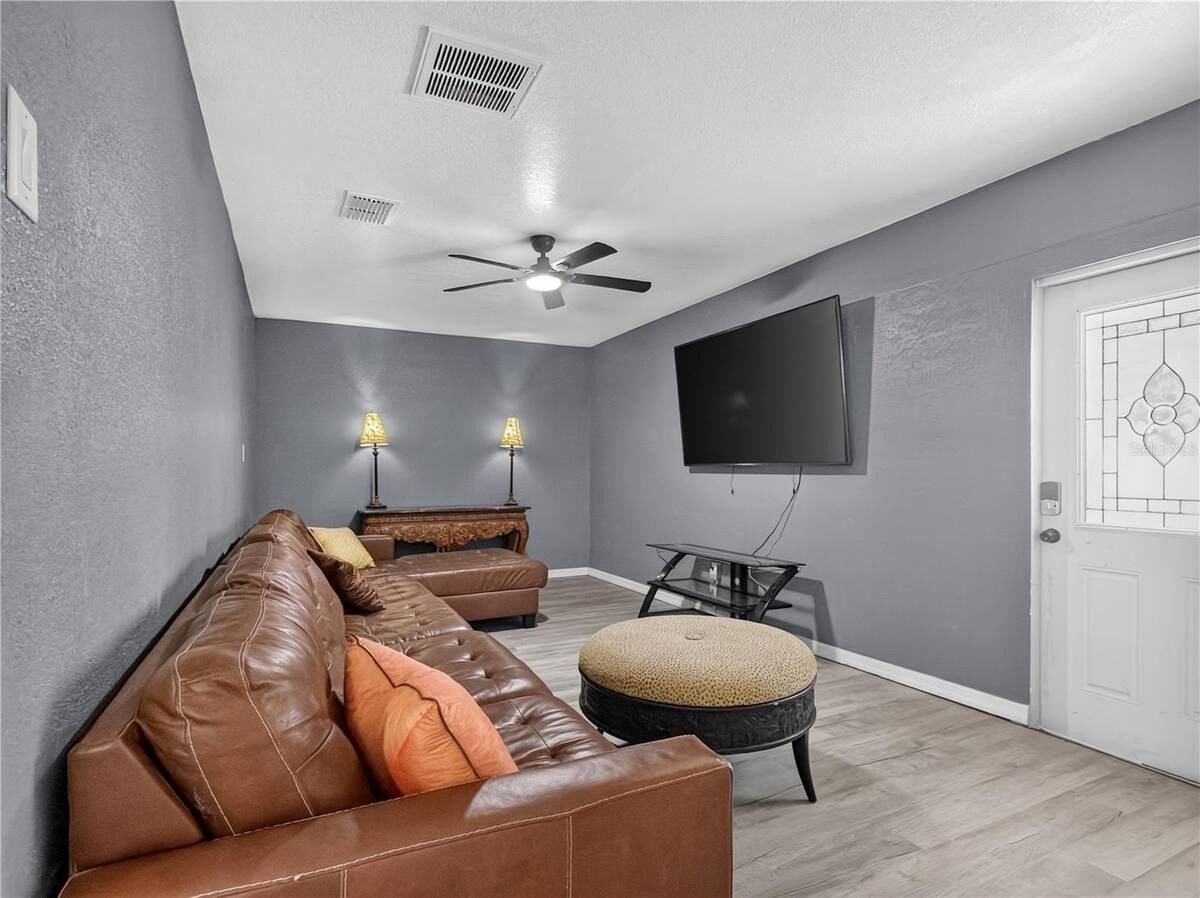 465 Rio Grande Ln - Photo 4 of 25