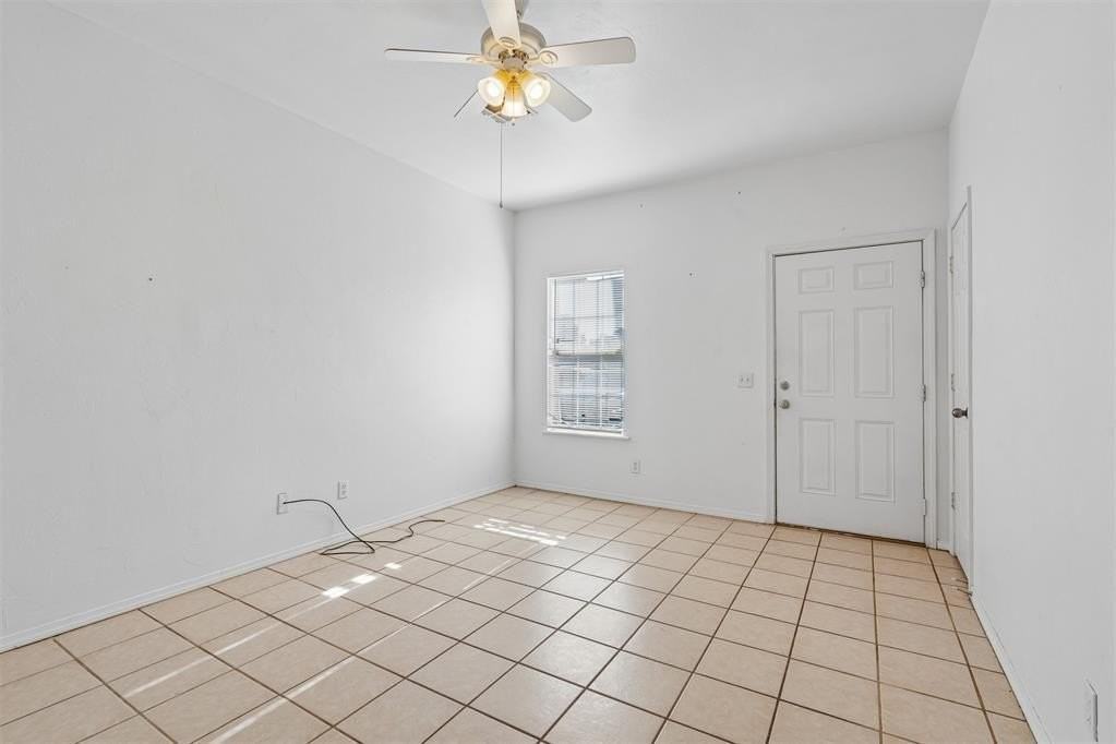 1021 Shady Creek Cir - Photo 3 of 27