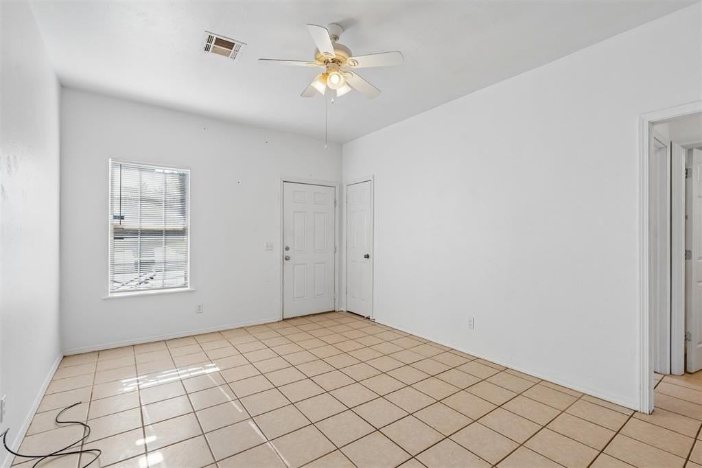 1021 Shady Creek Cir - Photo 6 of 27