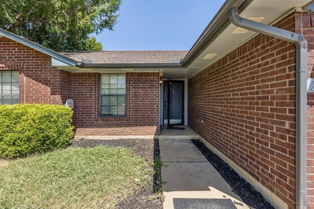 2101 Harbor Dr - Photo 2 of 30