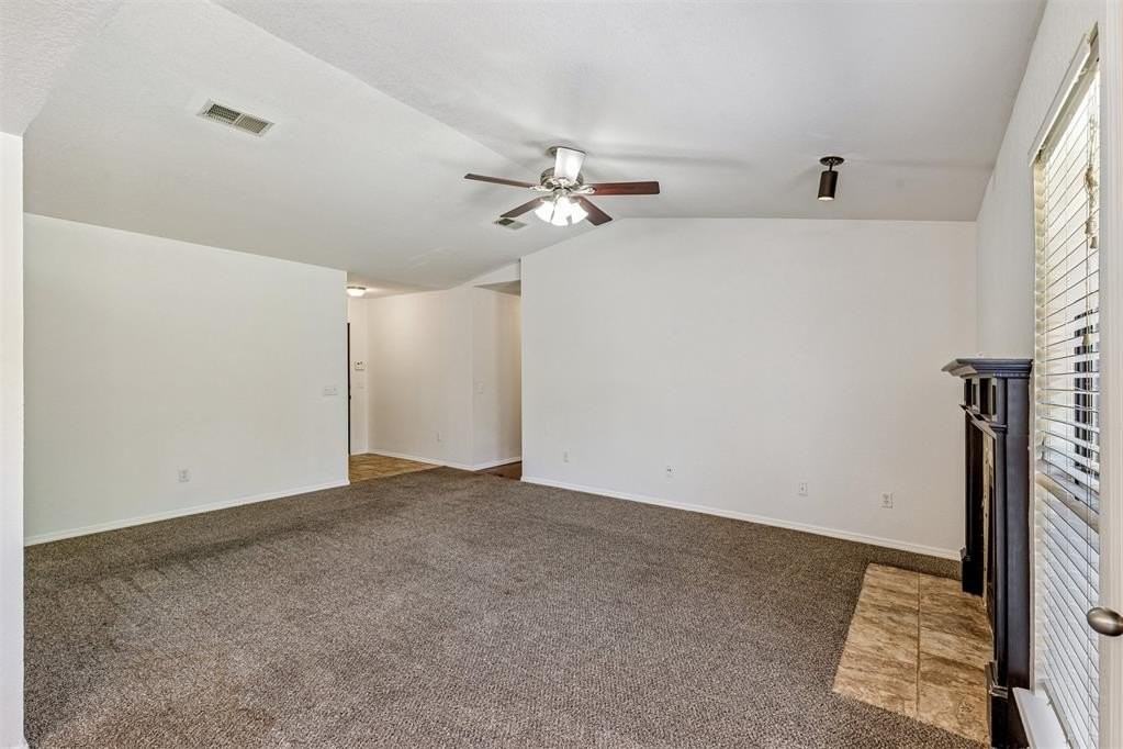 2101 Harbor Dr - Photo 6 of 30