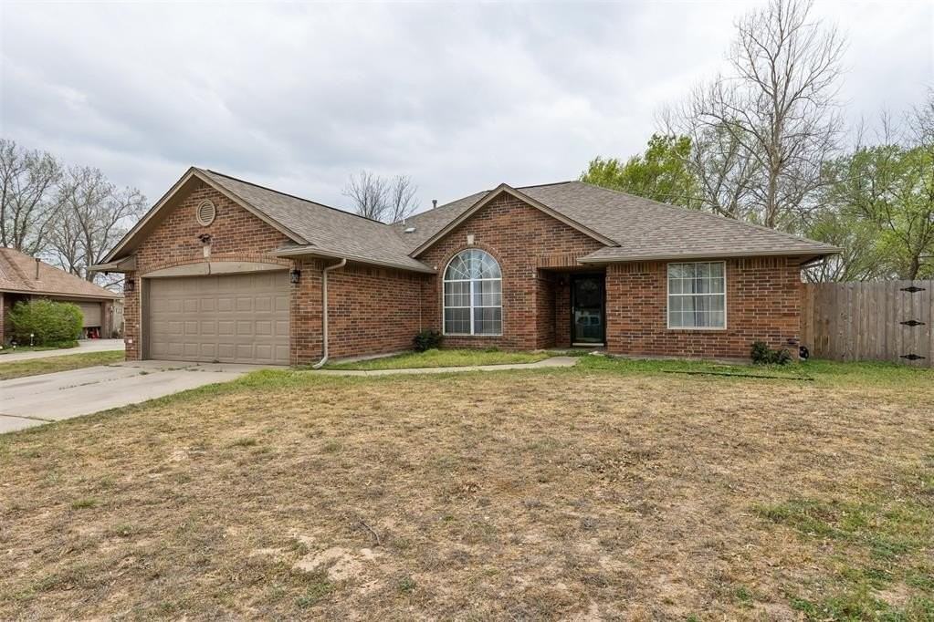 3616 Maggie Cir - Photo 2 of 50