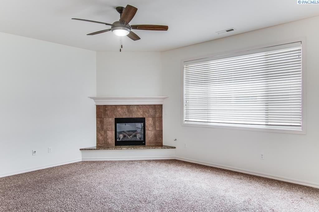 1815 Sunshine Ave - Photo 6 of 33