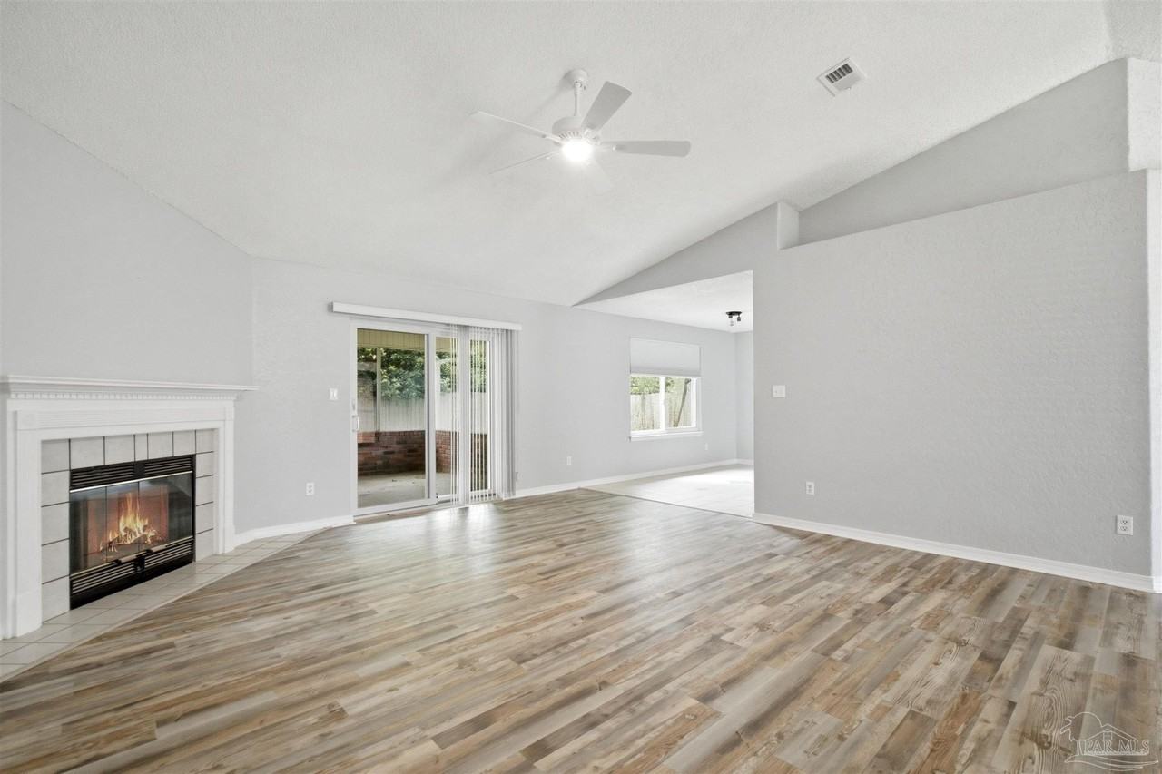 9075 Caribbean Dr - Photo 3 of 20