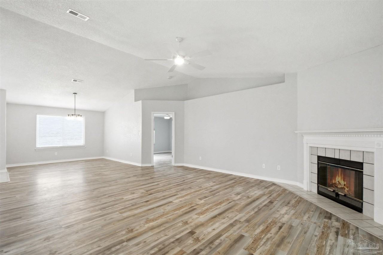 9075 Caribbean Dr - Photo 4 of 20