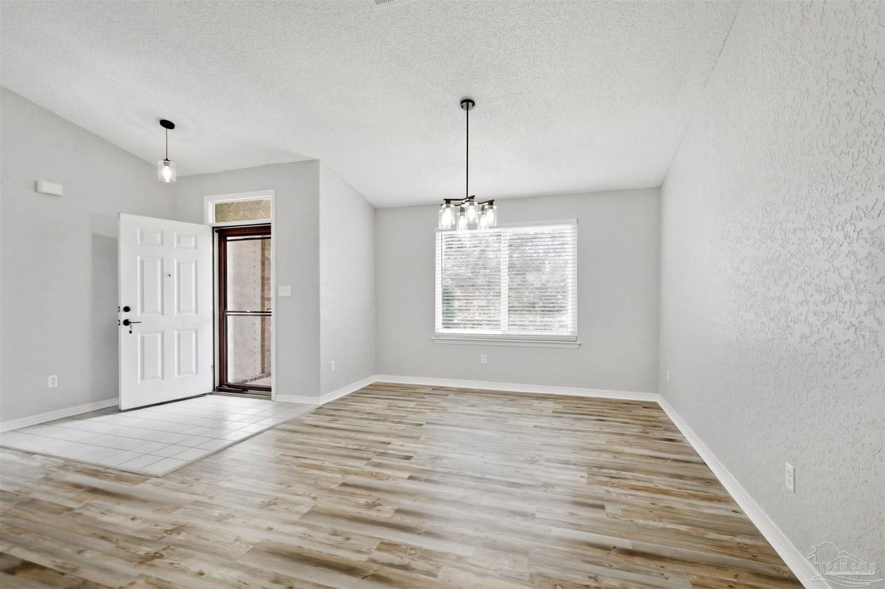 9075 Caribbean Dr - Photo 5 of 20