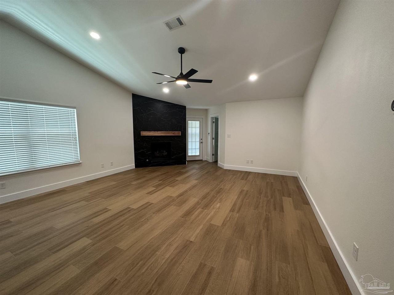 311 Mirabelle Dr - Photo 4 of 23