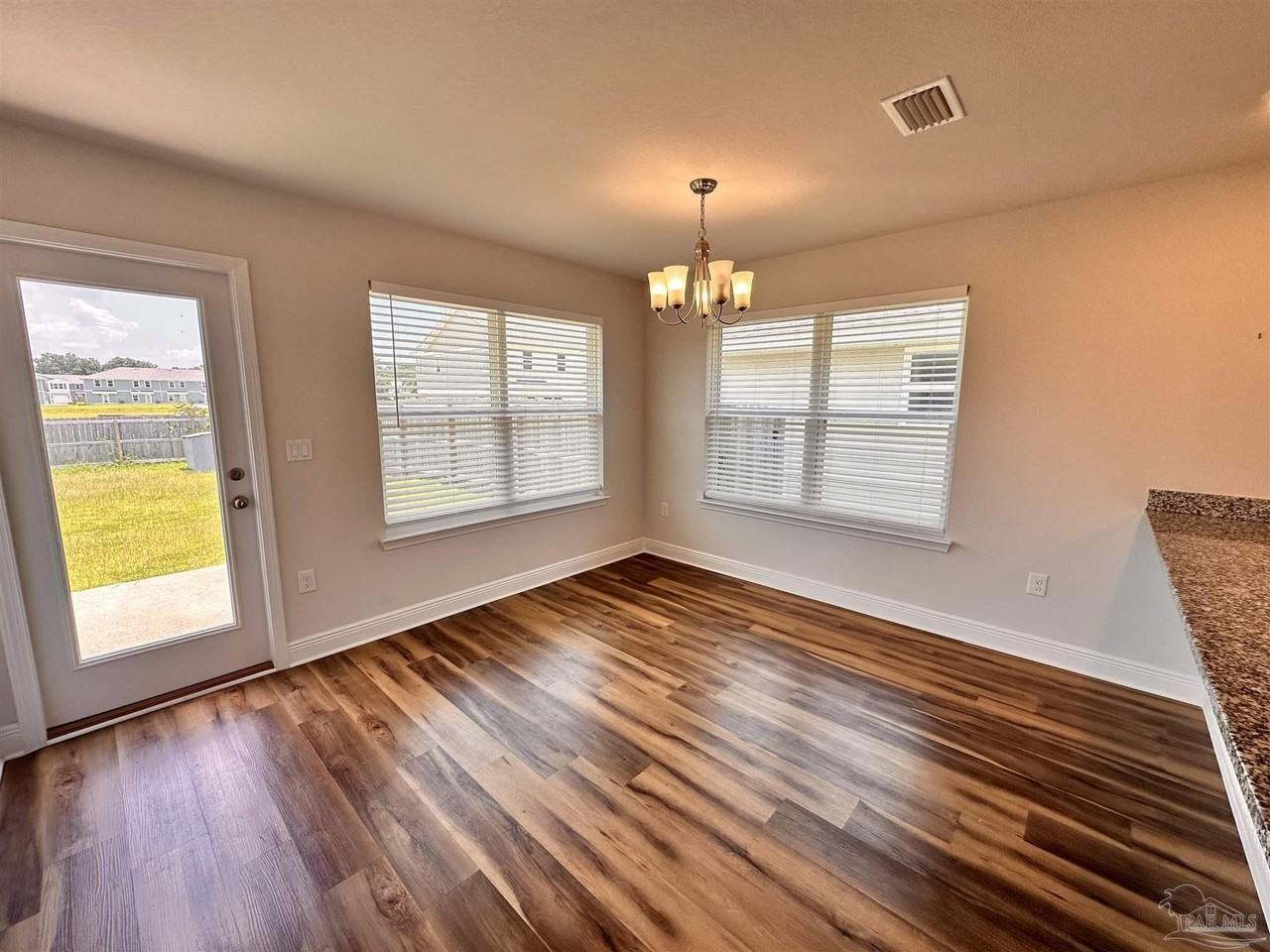 7034 Sonny Dr - Photo 6 of 20