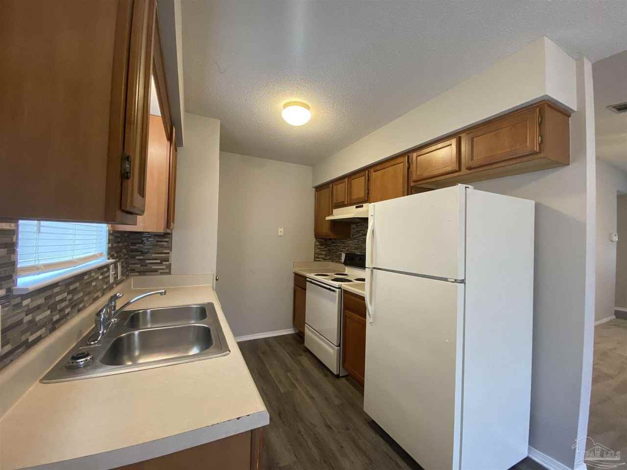504 Wood Crest Way - Photo 2 of 18