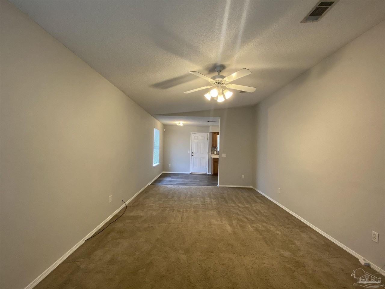 504 Wood Crest Way - Photo 4 of 18