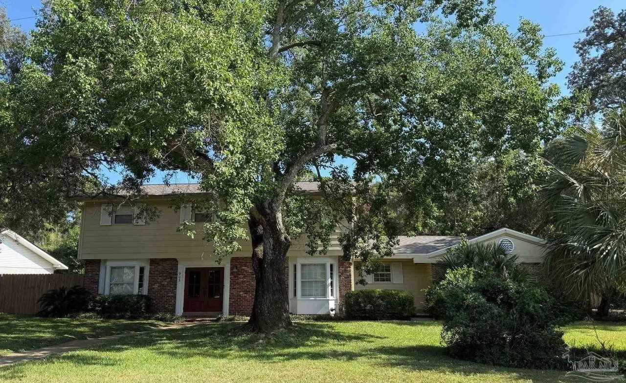 905 Poinciana Dr - Photo 2 of 41