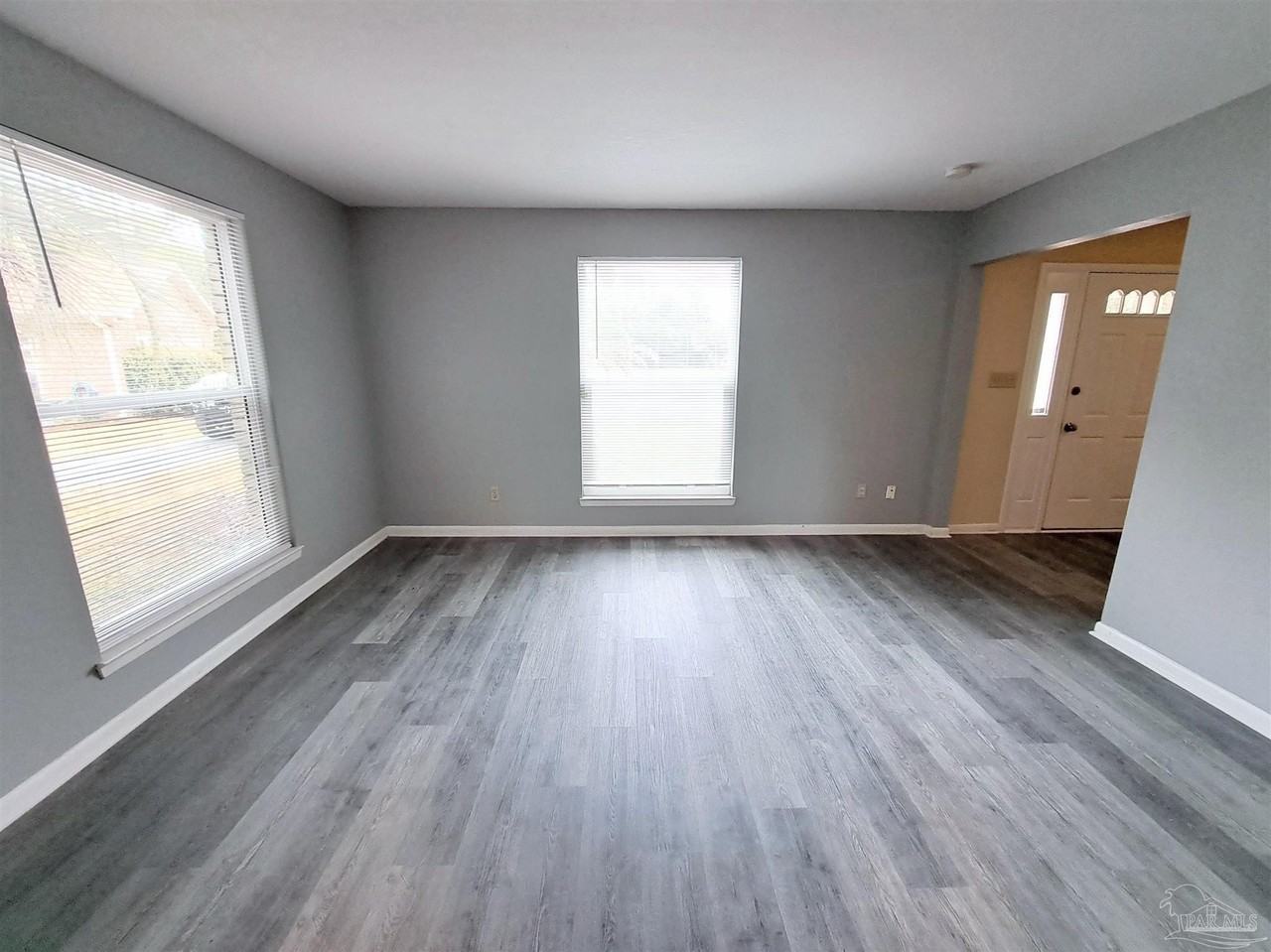 7819 Hearthstone Cir - Photo 4 of 43