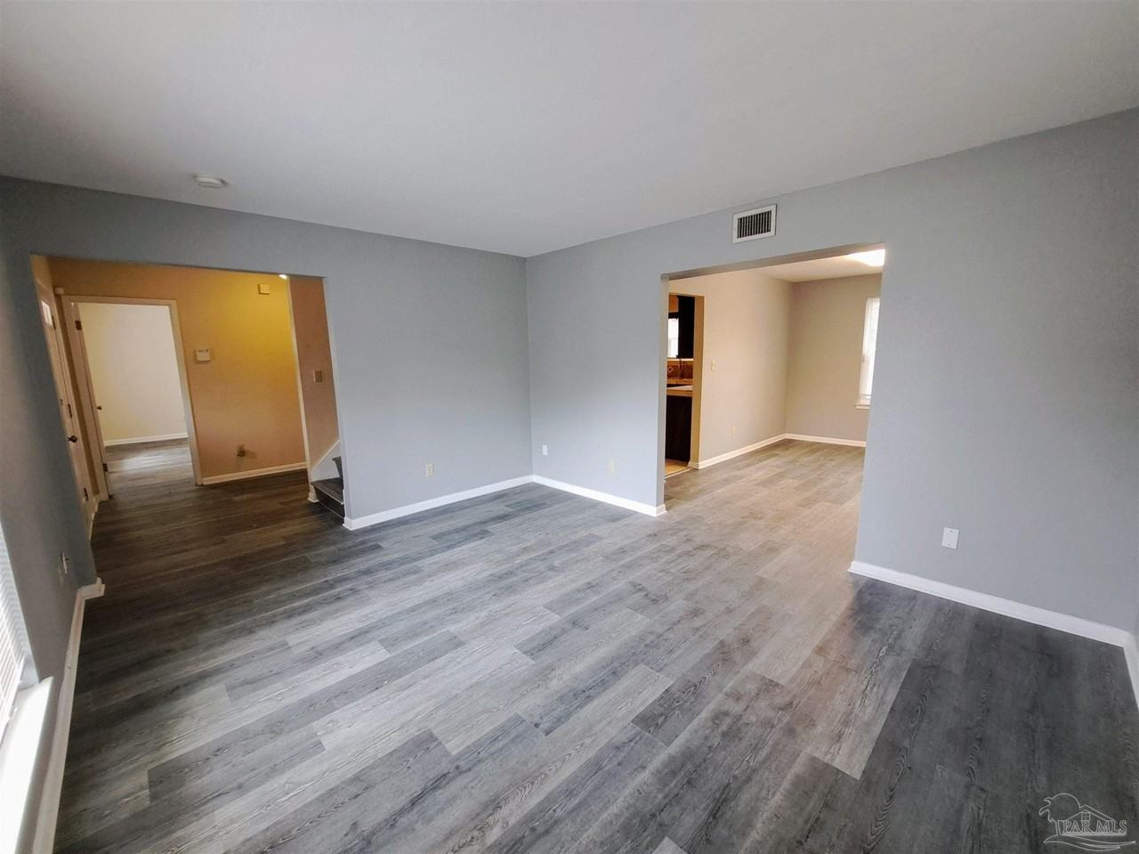 7819 Hearthstone Cir - Photo 5 of 43