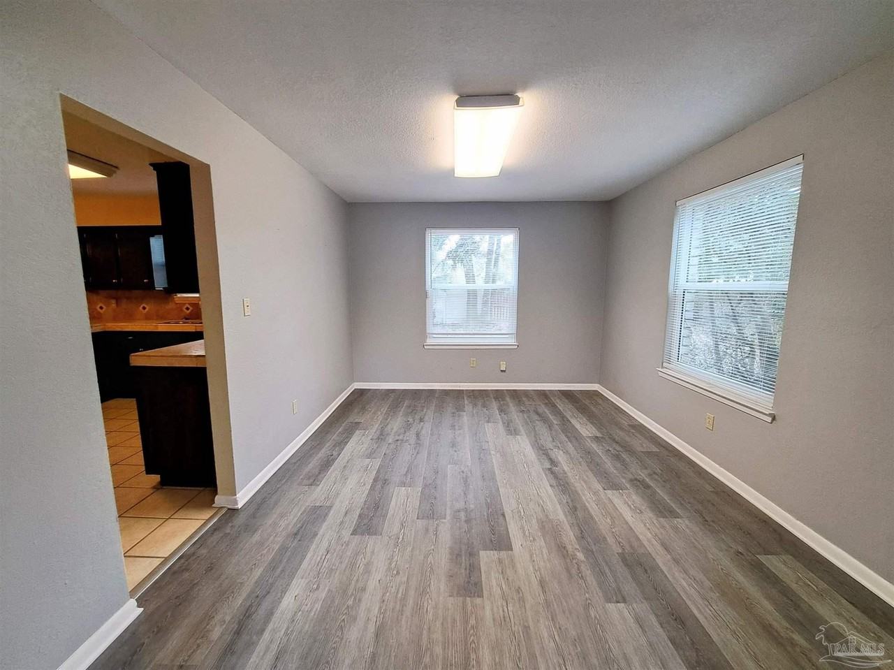 7819 Hearthstone Cir - Photo 6 of 43