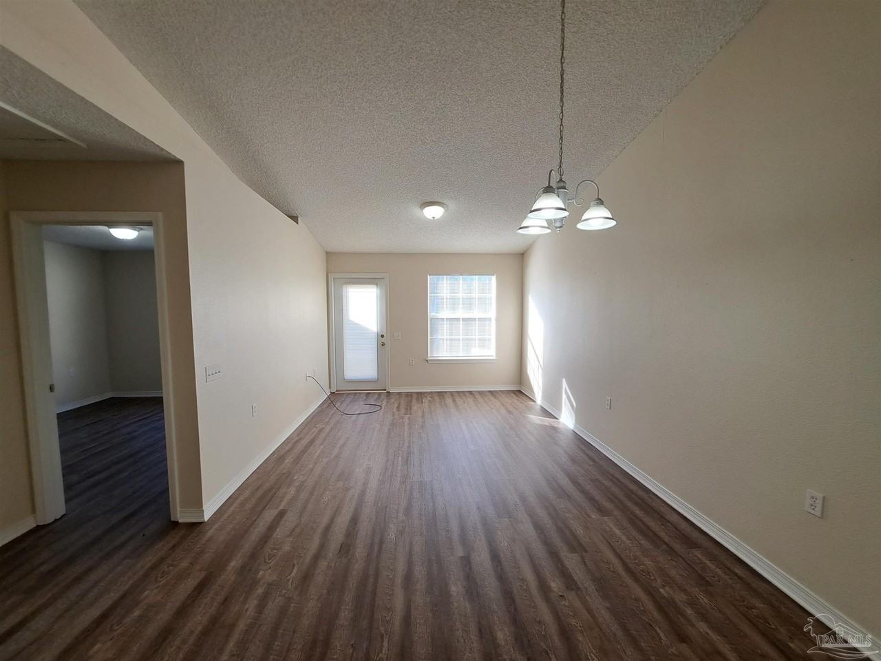 8069 Stonebrook Dr - Photo 3 of 21