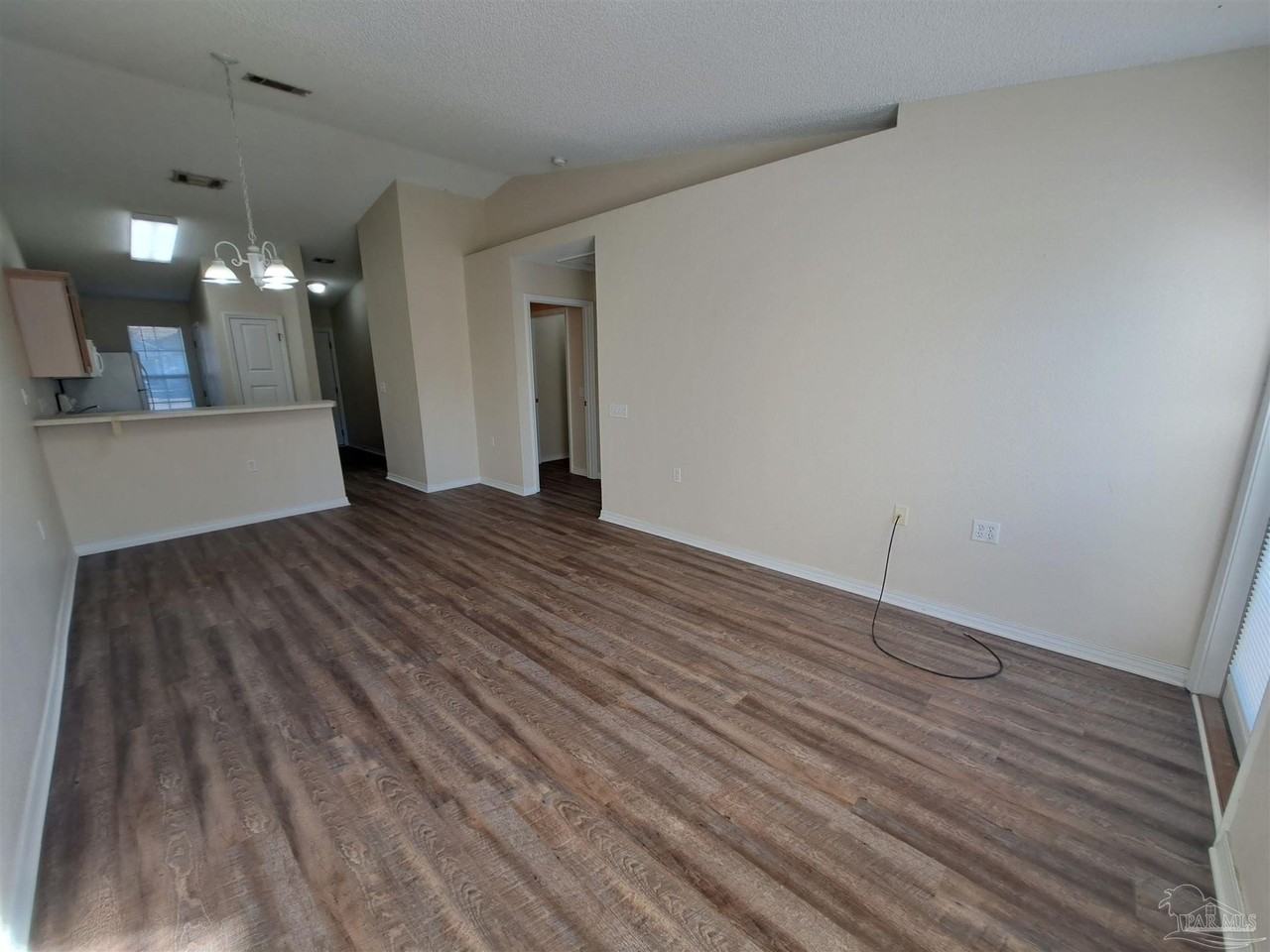 8069 Stonebrook Dr - Photo 6 of 21