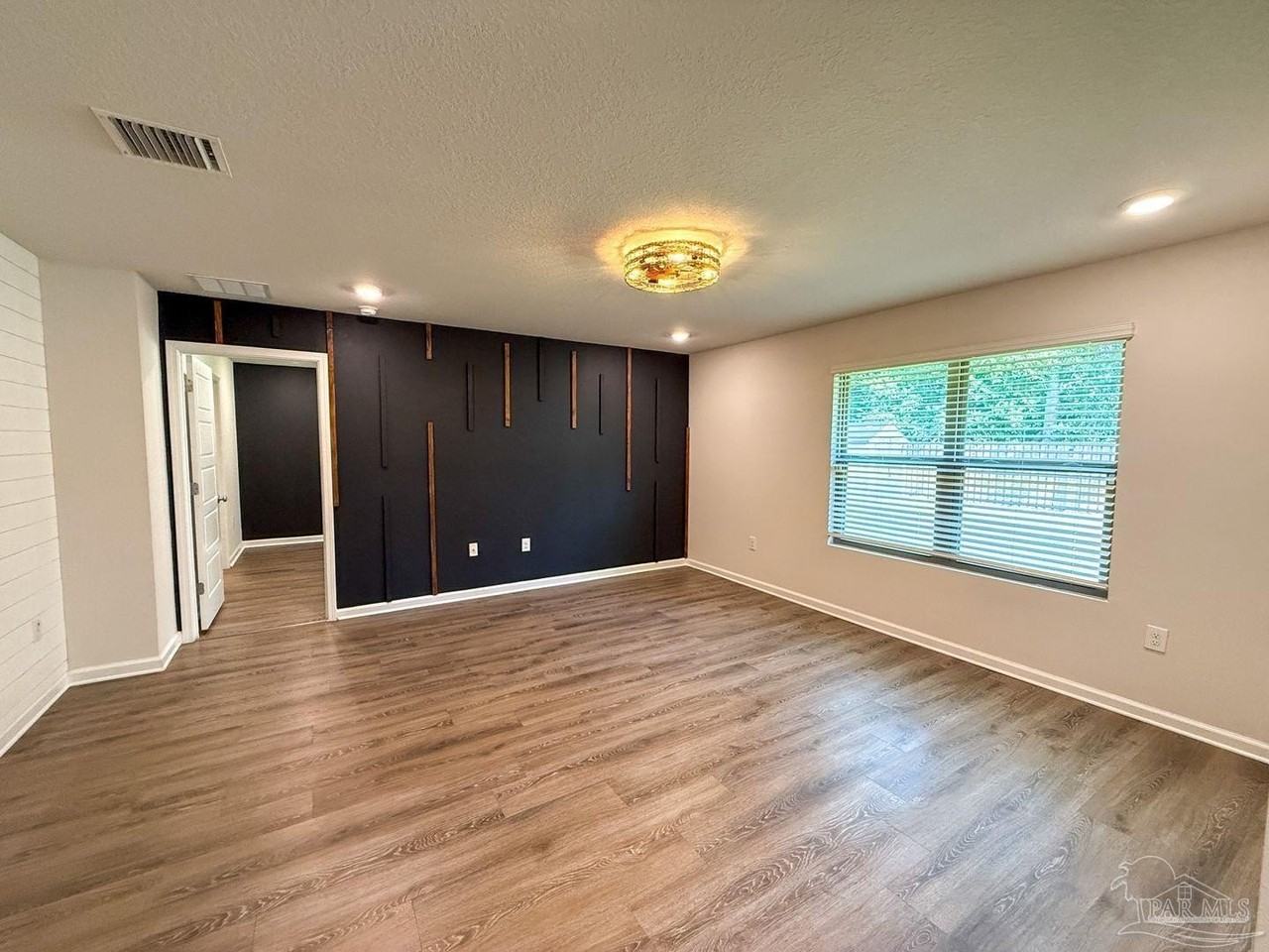 6352 Burrow Ln - Photo 6 of 24