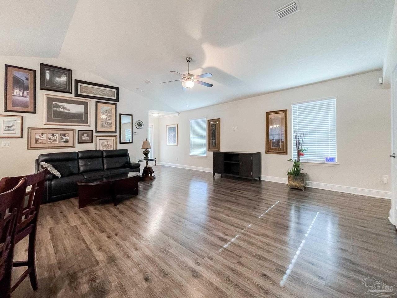 12343 Pinfish Rd - Photo 6 of 33