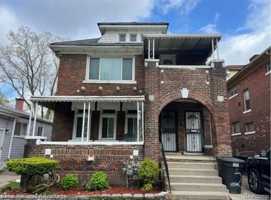 featured image of 1441 Lawrence St