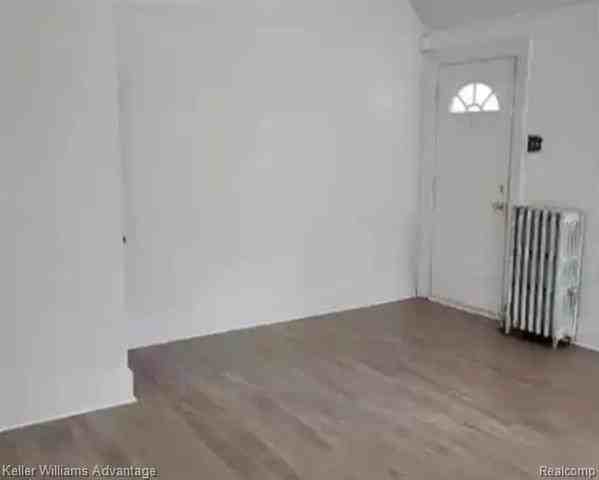 1441 Lawrence St - Photo 5 of 10