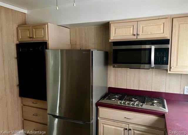 1441 Lawrence St - Photo 6 of 10