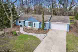 2905 W Hickory Grove Rd - Photo 1 of 1