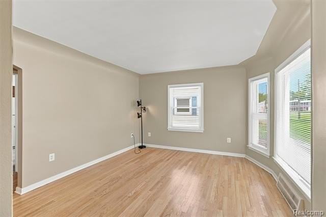 100 S Custer Ave - Photo 4 of 27